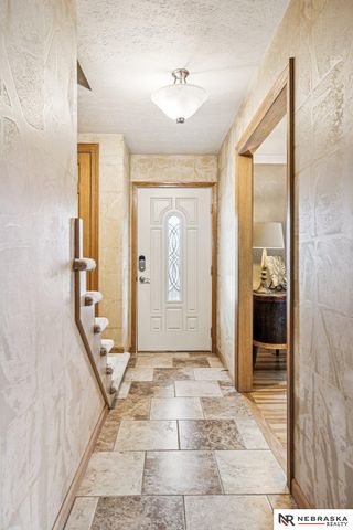 574 S 126th Street, Omaha, NE 68154