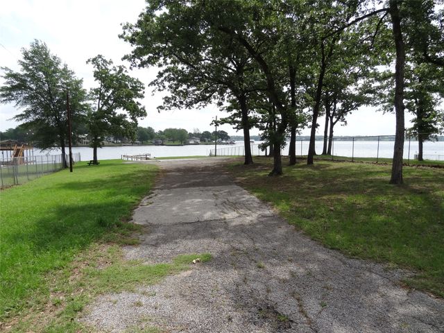 119 Oak Street, Mabank, TX 75156