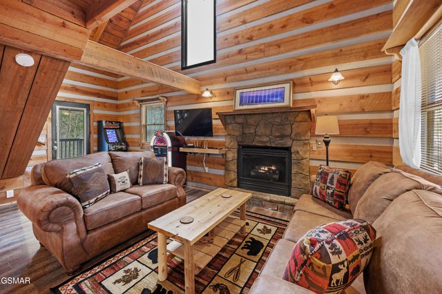 1918 Charles Lewis Way, Sevierville, TN 37876