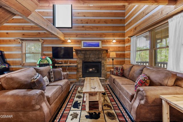 1918 Charles Lewis Way, Sevierville, TN 37876