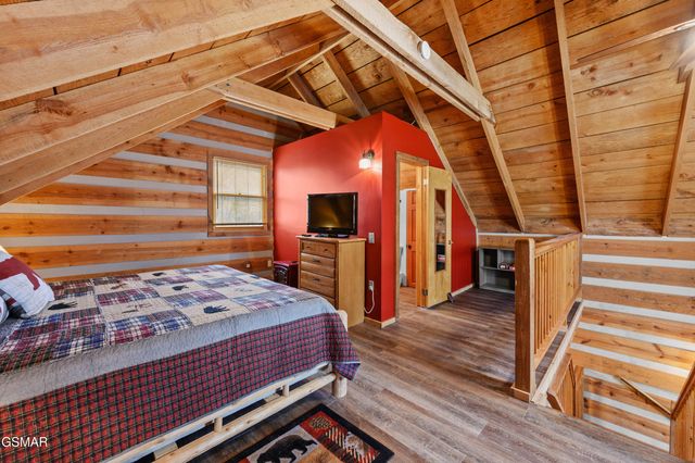 1918 Charles Lewis Way, Sevierville, TN 37876
