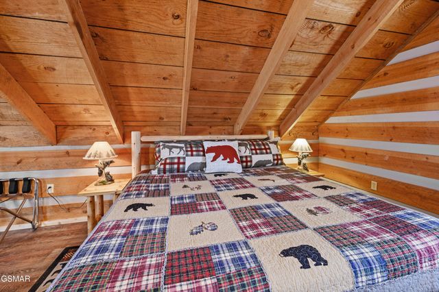 1918 Charles Lewis Way, Sevierville, TN 37876