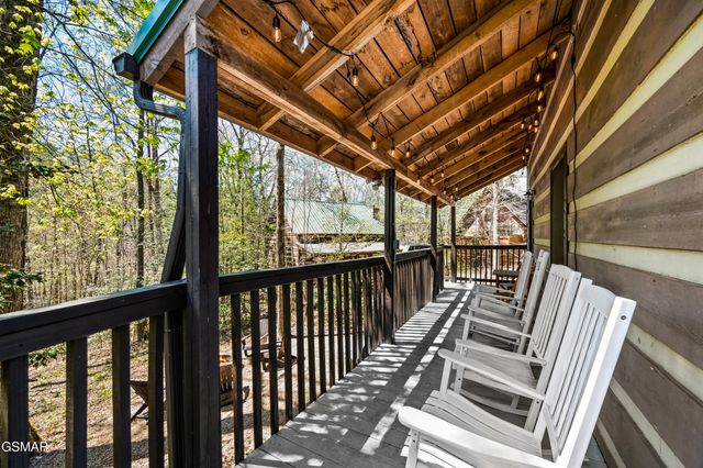 1918 Charles Lewis Way, Sevierville, TN 37876