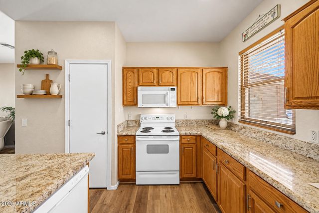 28189 N QUARTZ Drive, San Tan Valley, AZ 85143