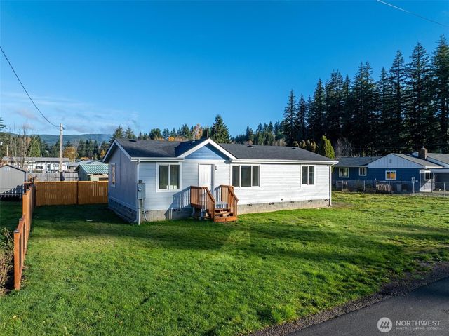 137 Collar Avenue, Morton, WA 98356