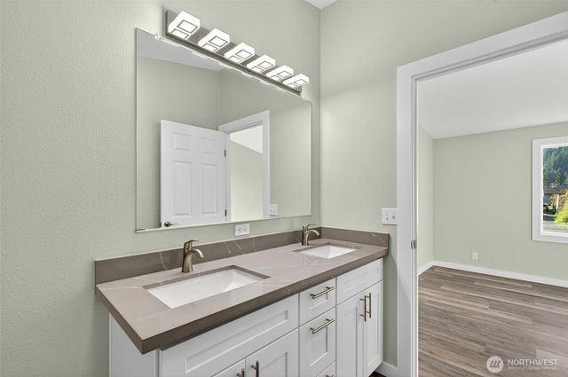 137 Collar Avenue, Morton, WA 98356