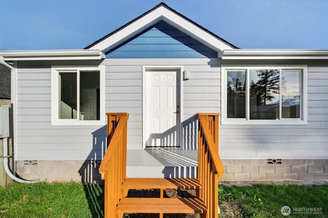 137 Collar Avenue, Morton, WA 98356