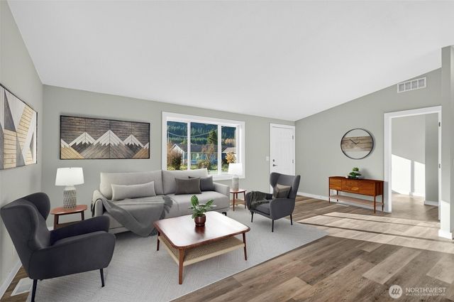 137 Collar Avenue, Morton, WA 98356