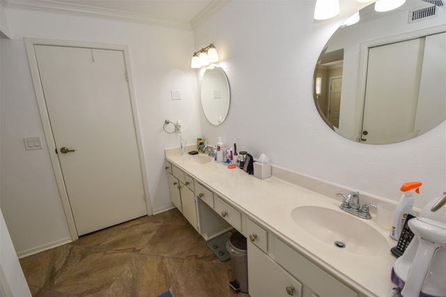 1426 Chardonnay Drive, Houston, TX 77077