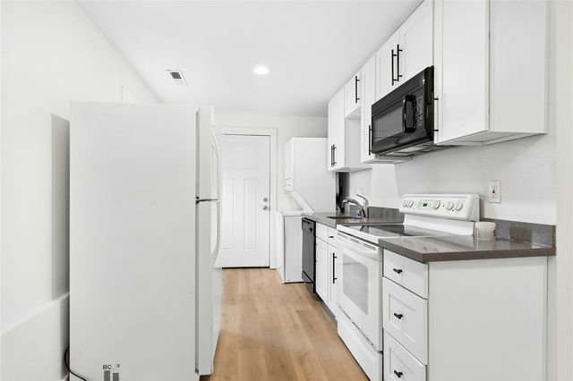 10004 Beacon Avenue, Seattle, WA 98178