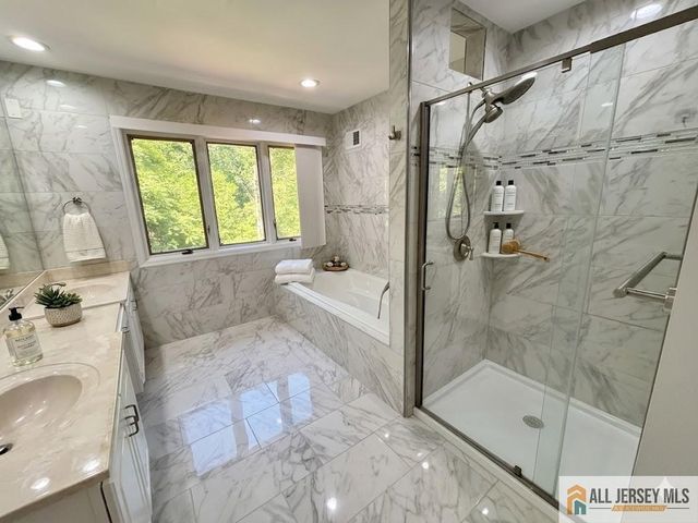 126 Mary Alice Court, Union Twp, NJ 07083