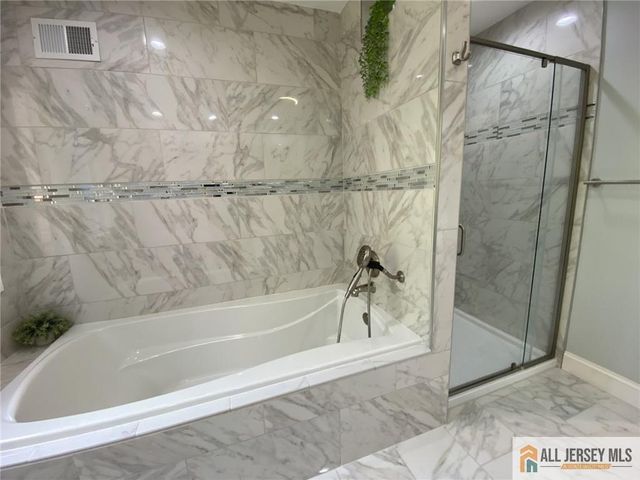126 Mary Alice Court, Union Twp, NJ 07083