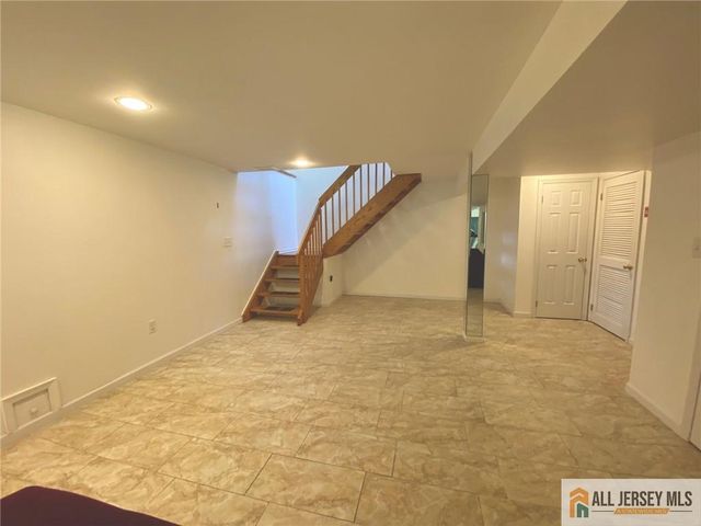 126 Mary Alice Court, Union Twp, NJ 07083