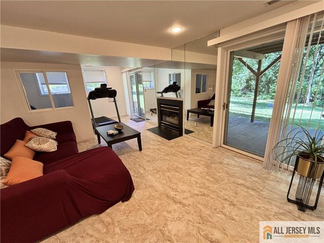 126 Mary Alice Court, Union Twp, NJ 07083