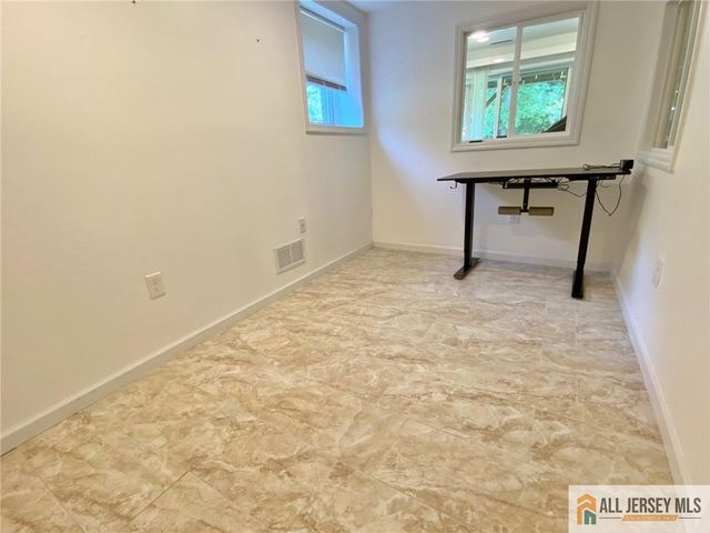 126 Mary Alice Court, Union Twp, NJ 07083