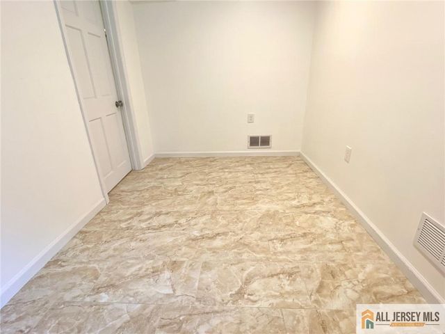 126 Mary Alice Court, Union Twp, NJ 07083