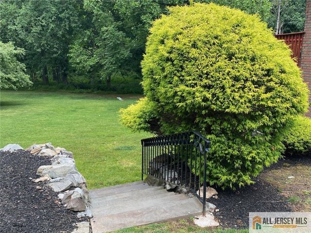 126 Mary Alice Court, Union Twp, NJ 07083