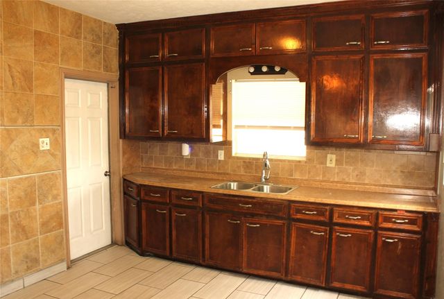 7926 Mendez Street, Houston, TX 77029