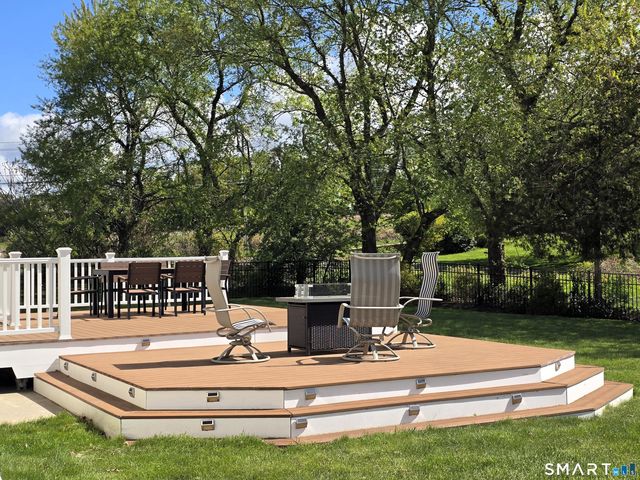 12 Copper Beech Drive, Middletown, CT 06457