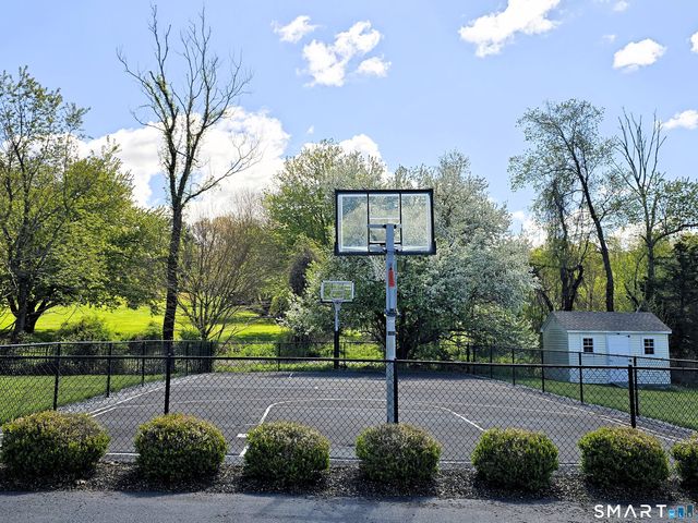 12 Copper Beech Drive, Middletown, CT 06457