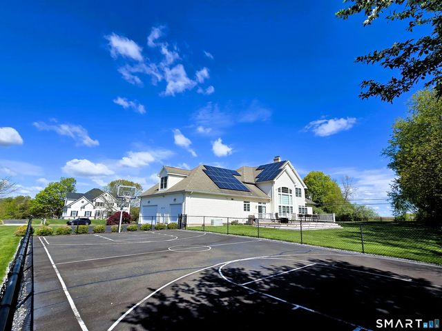 12 Copper Beech Drive, Middletown, CT 06457