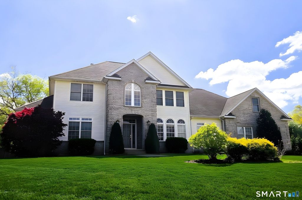 12 Copper Beech Drive, Middletown, CT 06457
