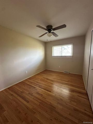 3217 Barton Drive, Sterling Heights, MI 48310