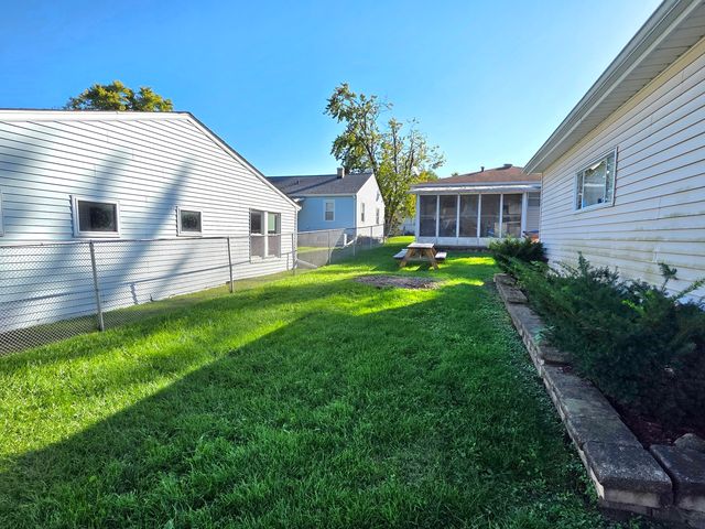 1713 Oakland Avenue, Crest Hill, IL 60403