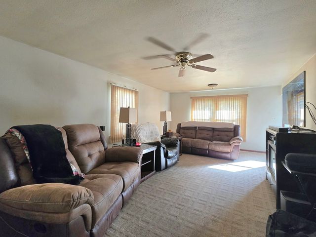 1713 Oakland Avenue, Crest Hill, IL 60403