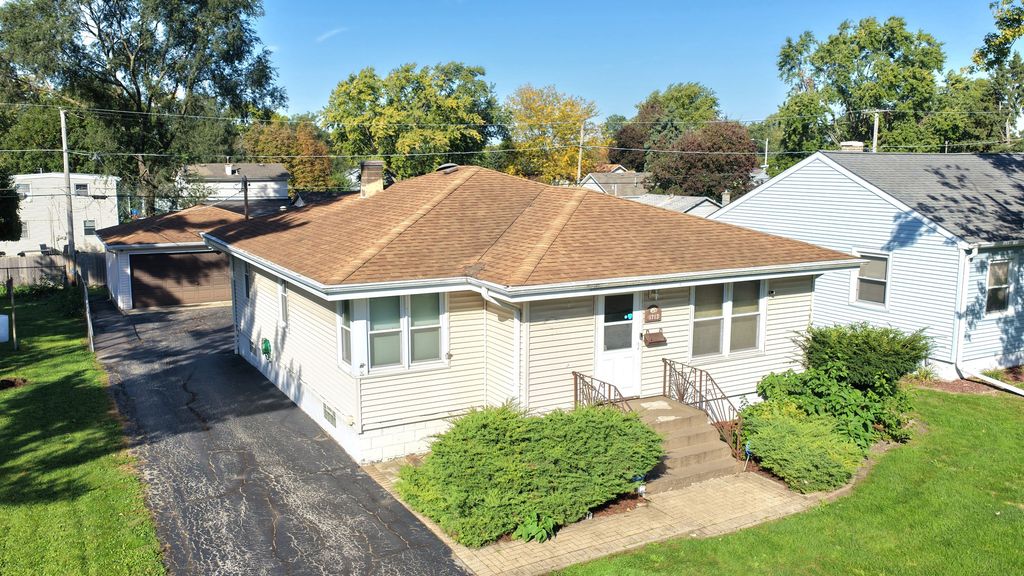 1713 Oakland Avenue, Crest Hill, IL 60403