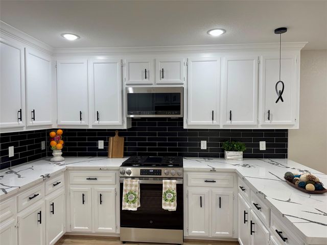 1714 Oaks Drive, Pasadena, TX 77502