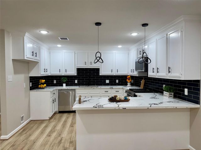 1714 Oaks Drive, Pasadena, TX 77502