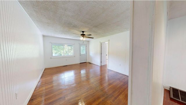 38 COUNTY ROAD 35, Chesapeake, OH 45619