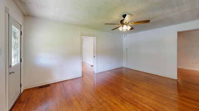 38 COUNTY ROAD 35, Chesapeake, OH 45619