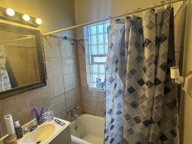 3511 W Van Buren Street, Chicago, IL 60624