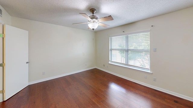 5835 Sandhurst Lane D, Dallas, TX 75206