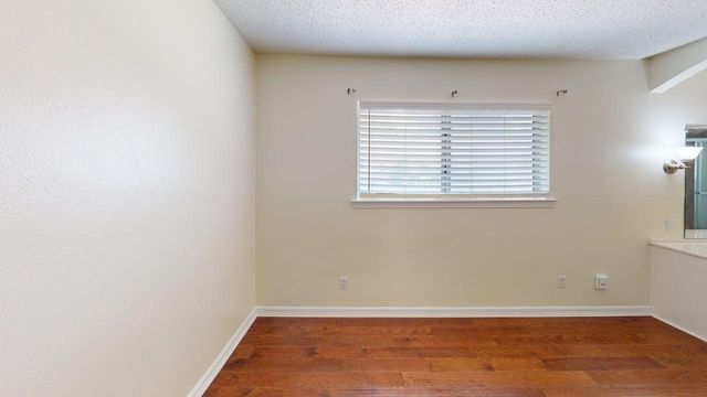 5835 Sandhurst Lane D, Dallas, TX 75206