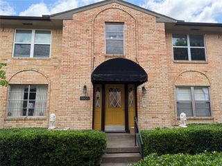 5835 Sandhurst Lane D, Dallas, TX 75206