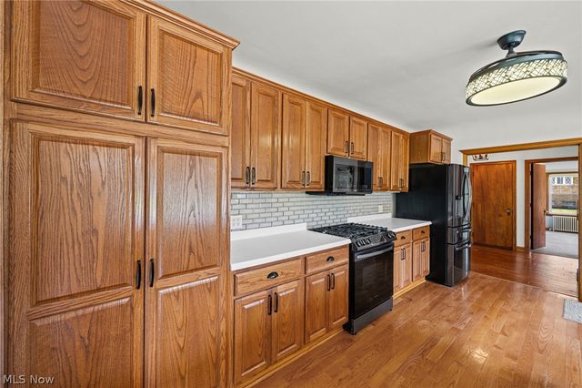 3230 E Wallings Road, Broadview Heights, OH 44147