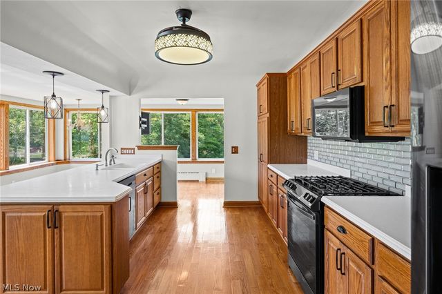 3230 E Wallings Road, Broadview Heights, OH 44147