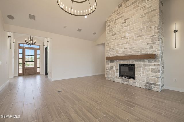 6035 Dusty Prints Road, Las Cruces, NM 88007