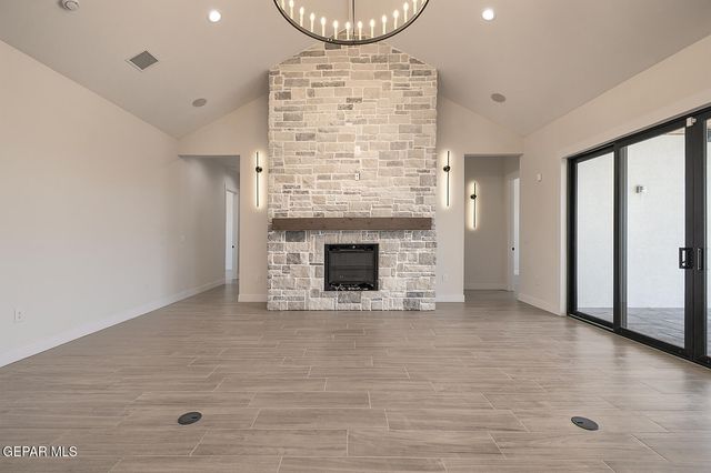 6035 Dusty Prints Road, Las Cruces, NM 88007