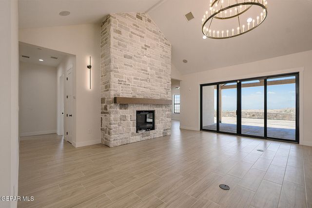 6035 Dusty Prints Road, Las Cruces, NM 88007