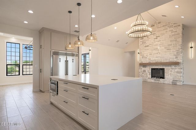6035 Dusty Prints Road, Las Cruces, NM 88007