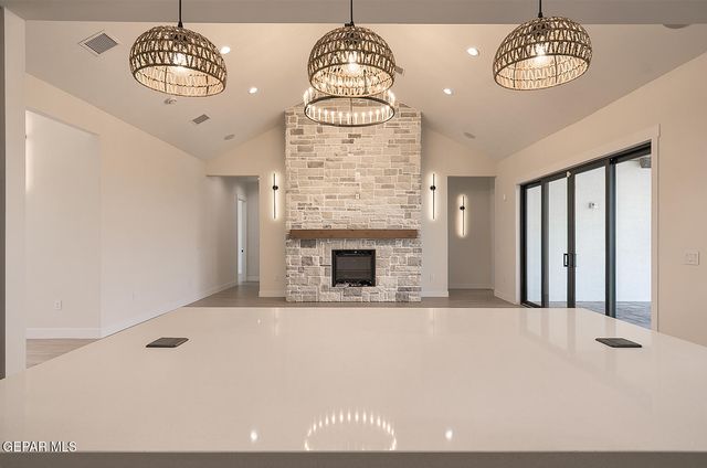 6035 Dusty Prints Road, Las Cruces, NM 88007