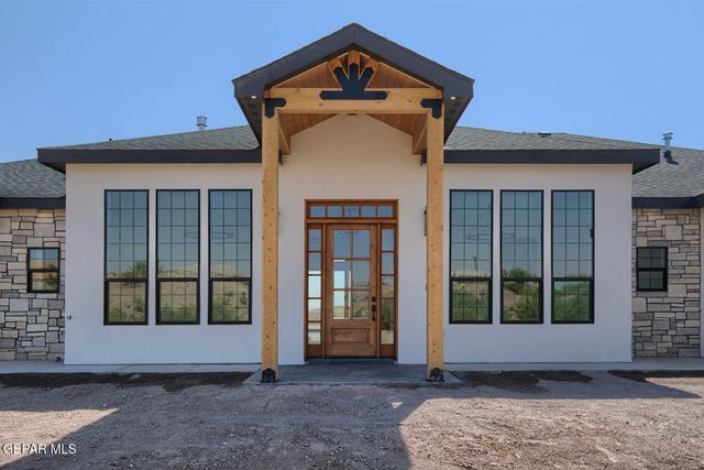 6035 Dusty Prints Road, Las Cruces, NM 88007