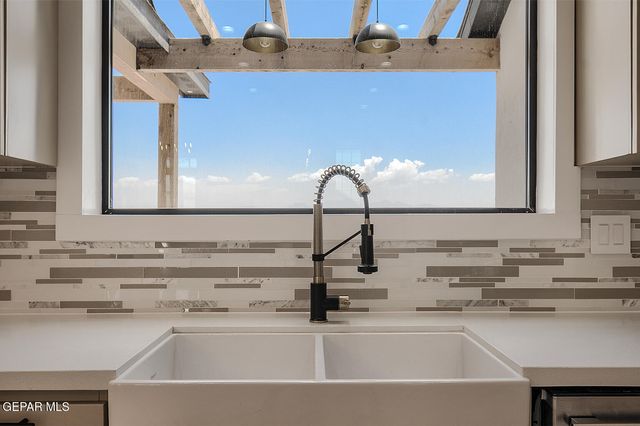 6035 Dusty Prints Road, Las Cruces, NM 88007