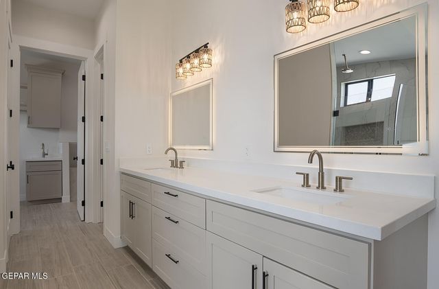 6035 Dusty Prints Road, Las Cruces, NM 88007