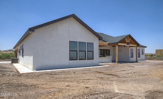 6035 Dusty Prints Road, Las Cruces, NM 88007