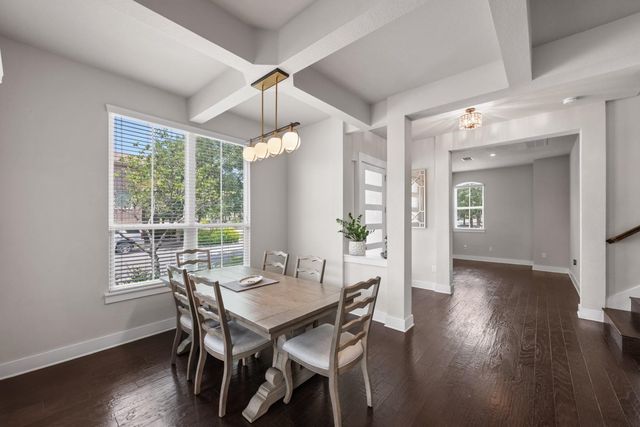 915 Banyon ST, Austin, TX 78757